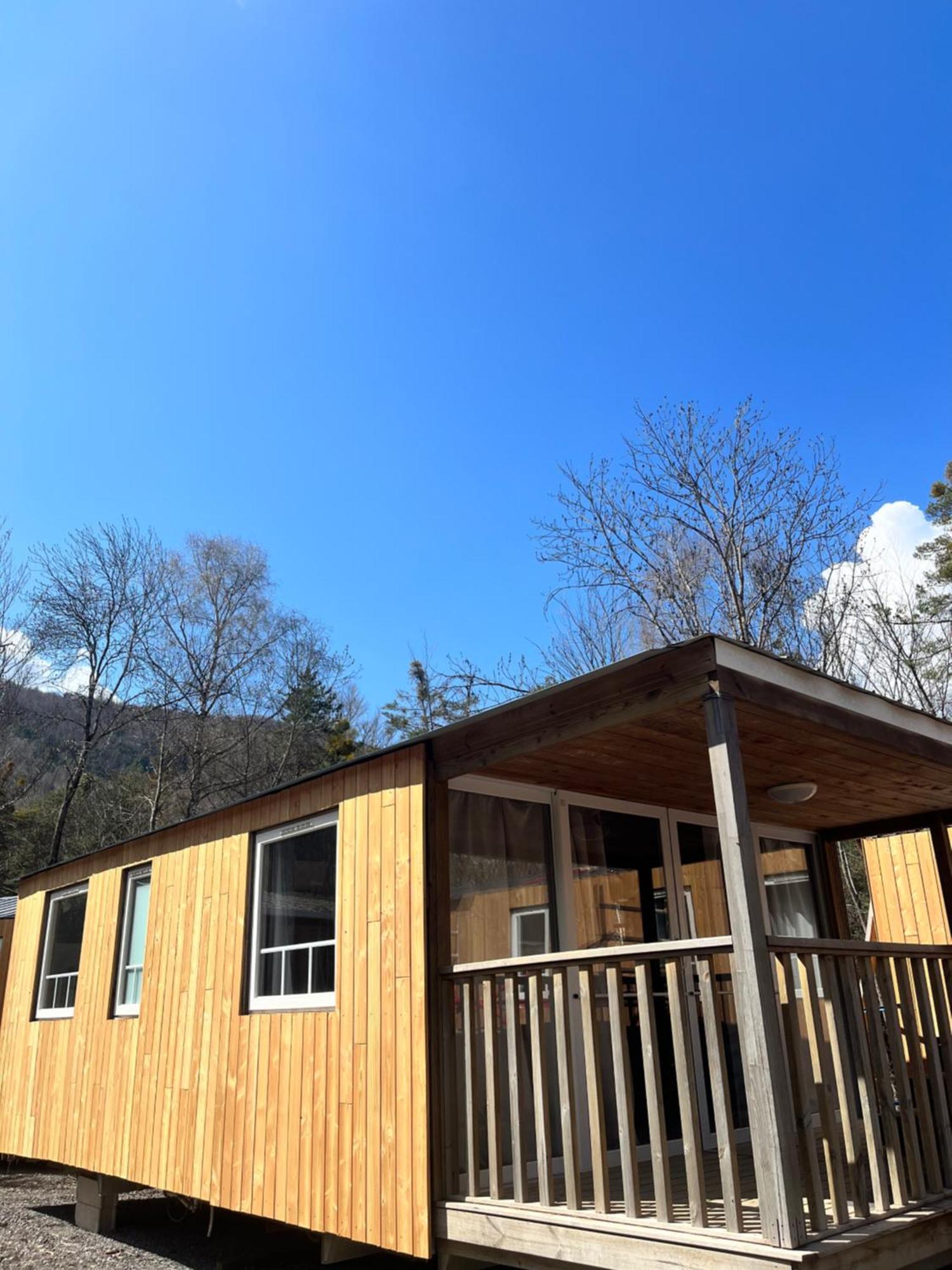 Village De Chalets Et Camping La Pierre De L'Aigle La Bréole 外观 照片